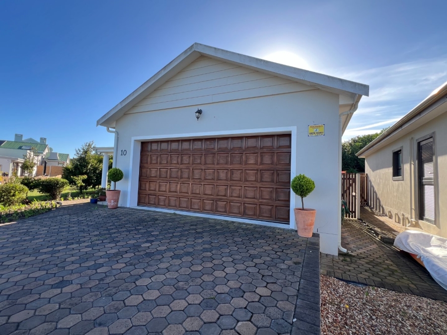 3 Bedroom Property for Sale in Stilbaai Wes Western Cape